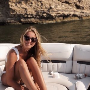 Meet your Posher, Addison